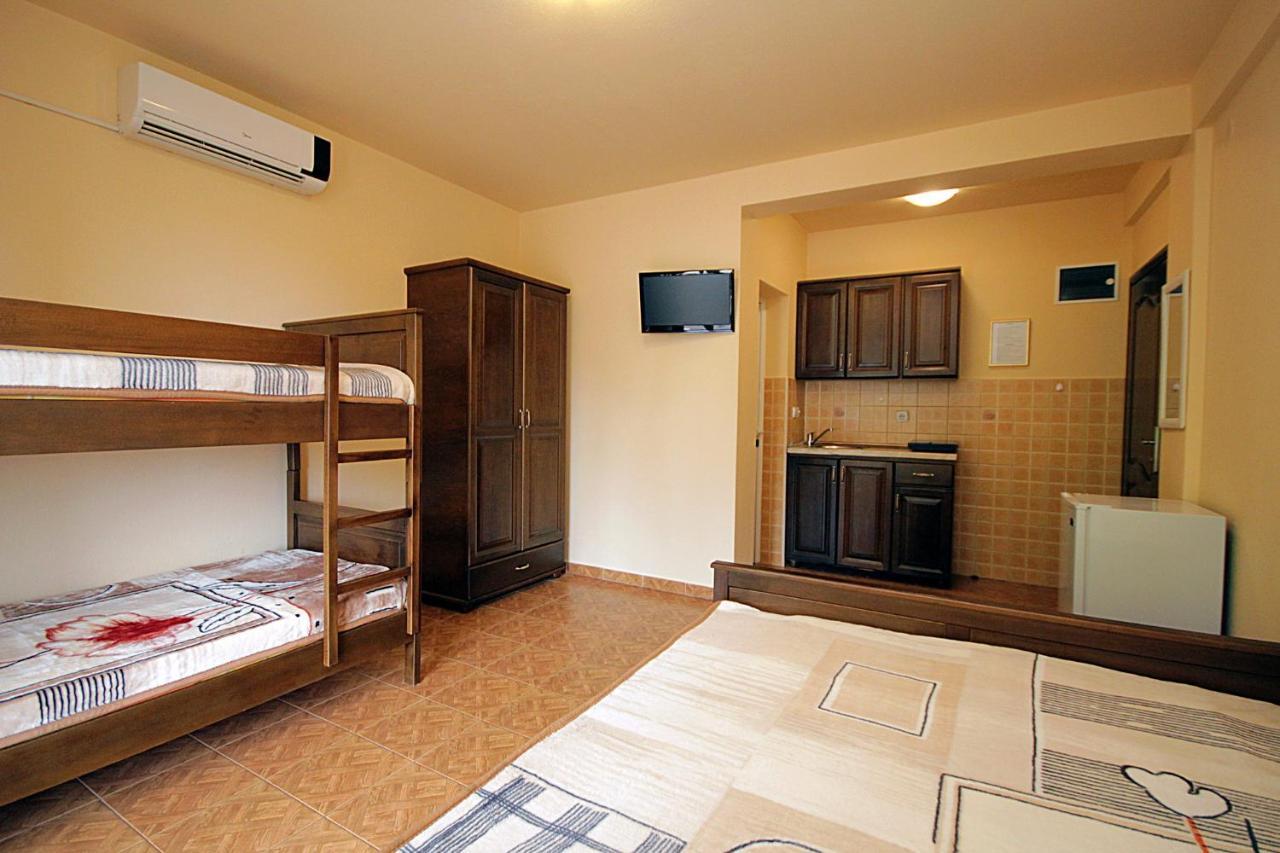 Villa Jupok Бар Экстерьер фото