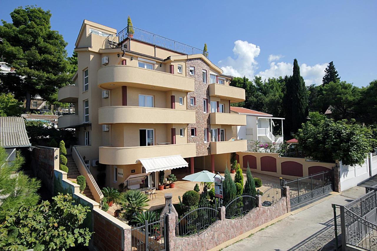 Villa Jupok Бар Экстерьер фото